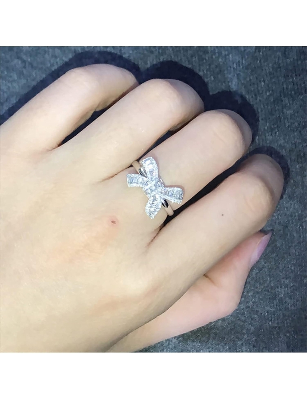 Elegant Silver Bow Diamond Ring - White Crystal Accent - Picture 6 of 6